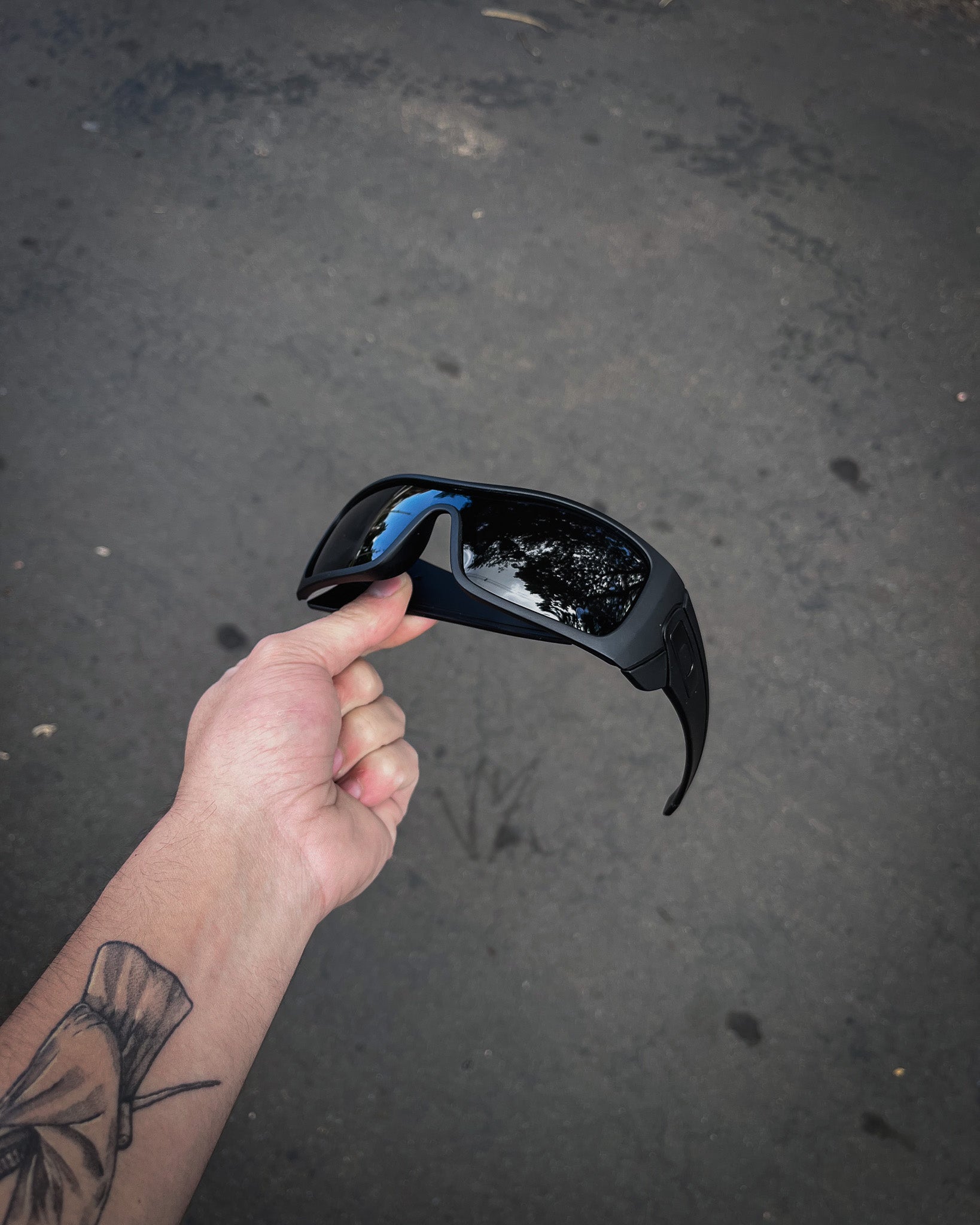 Batwolf Matte Black Black Irididum