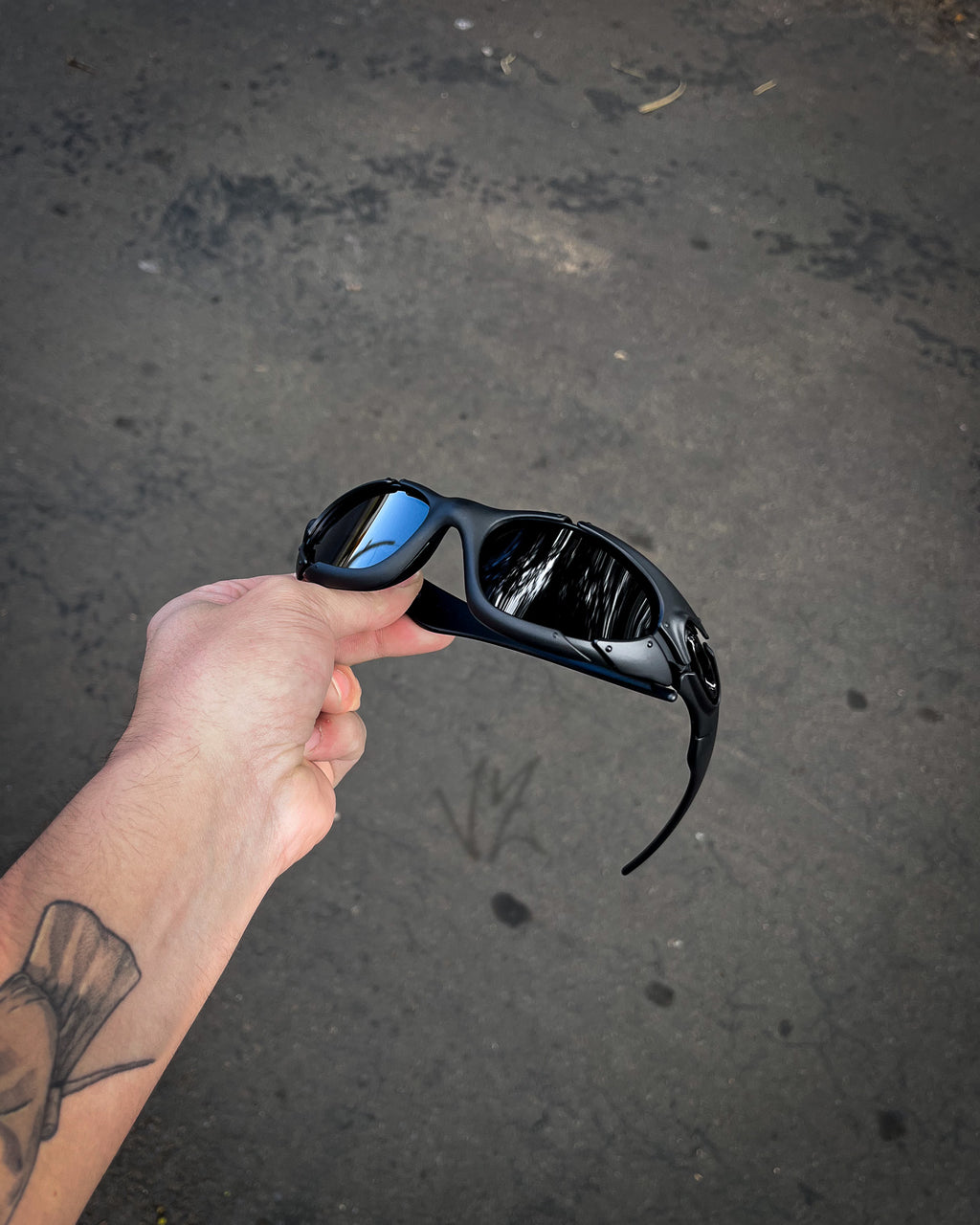 Plate Silver Icon Black Iridium