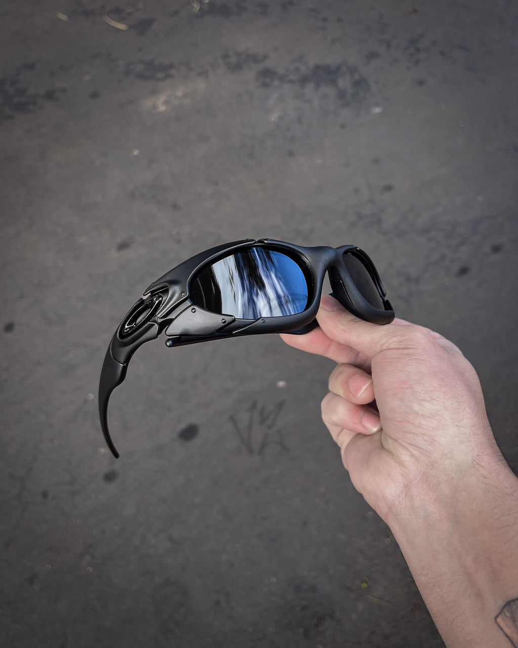 Plate Silver Icon Black Iridium